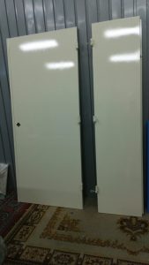 危険物倉庫の扉　溶剤仕上げ