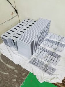 焼付塗装　部品